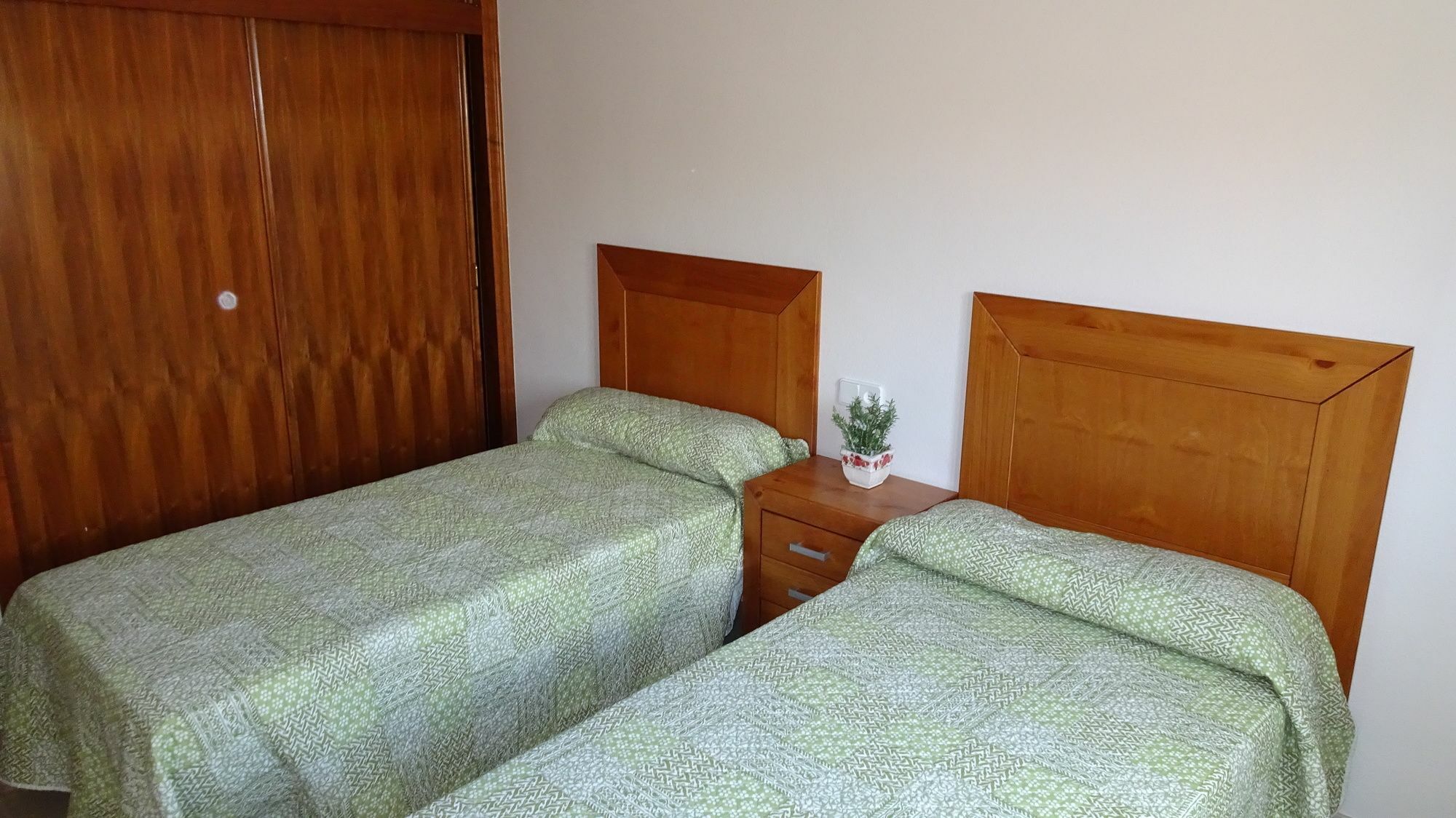 Piso Exclusivo En Zona Residencial. Manolete Apartamento *
