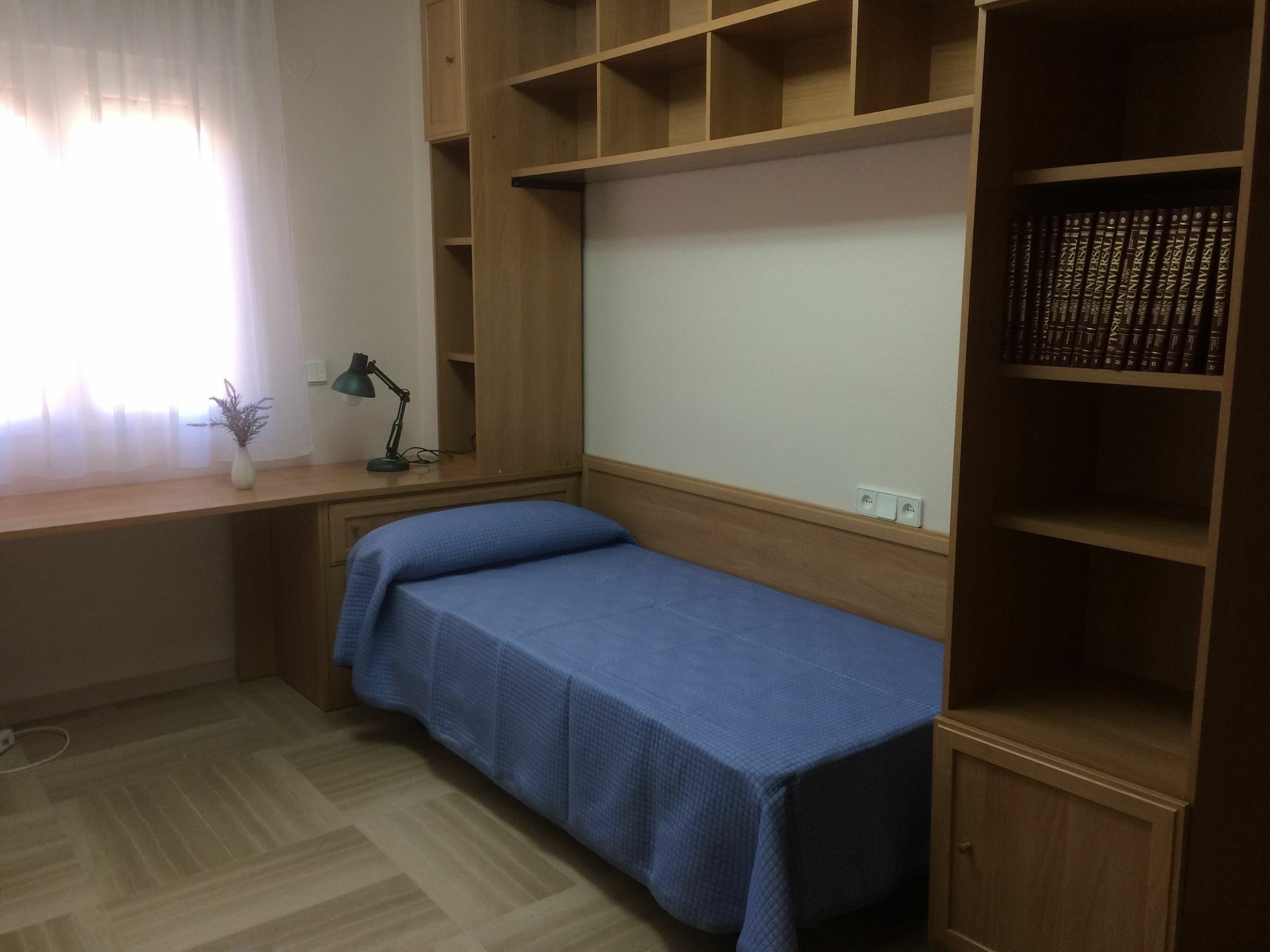 Apartamento Piso Exclusivo En Zona Residencial. Manolete